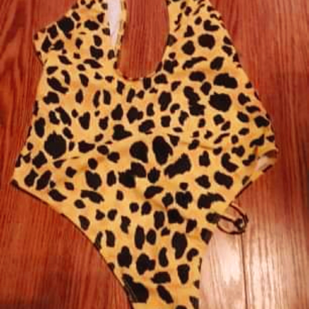 Women's one-piece swimwear